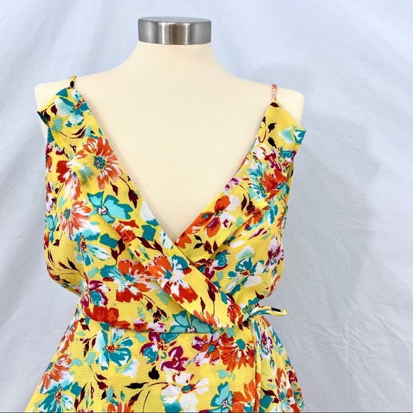 Floral Ruffle Tank Top - Picture 2 of 5